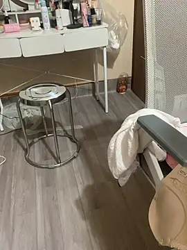 Mina048 webcam