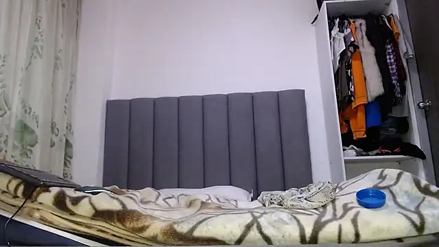 saara_johnson496 webcam