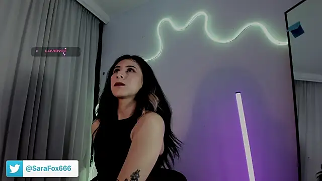 Sara_Foxx1 webcam