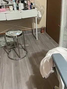 Mina048 webcam