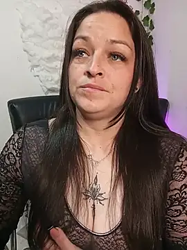 isa_bluee - Isa_bluee's free webcam - UK Sex Cams