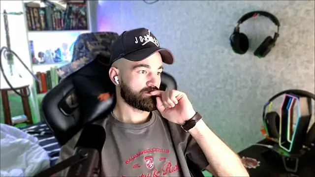 _Serious_Man webcam