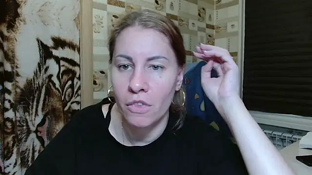 TherestlessKitty live cam on StripChat