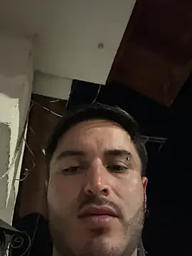 noahstevenss (M young) - Im my balcony, do u want see my Dick ?