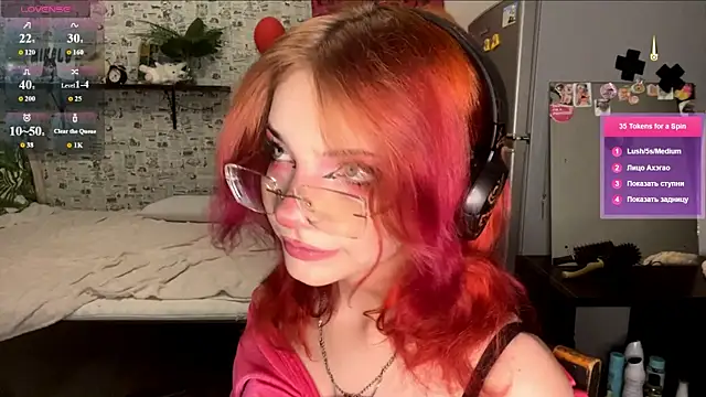 RedKittySquirrel webcam