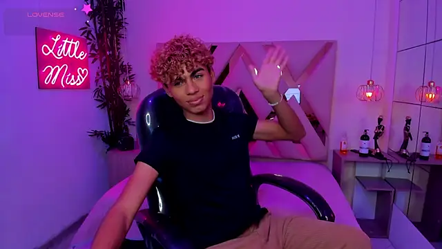 Anyelo_Twink webcam