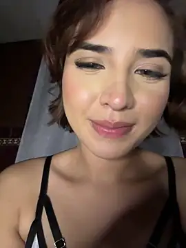 Miniature de la webcam en direct de LadyScarlett_ avec #girls, #hd et #mobile
