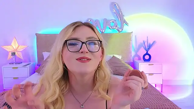 Jules_night live cam