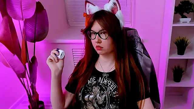 CarolGiggly live cam on StripChat
