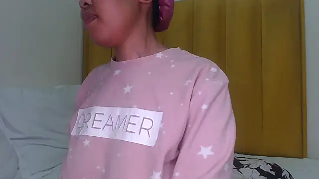 Bella_2025 webcam