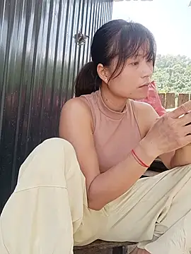 Linda-yiyi webcam