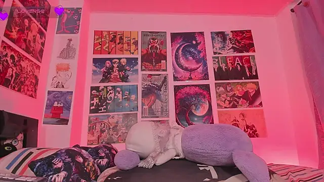 MissCurvyTop webcam