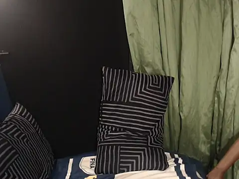 DarkDoll124 webcam