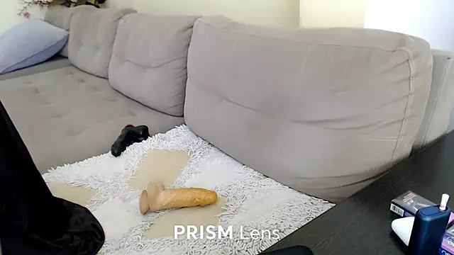 Snow_XWhite live cam on StripChat