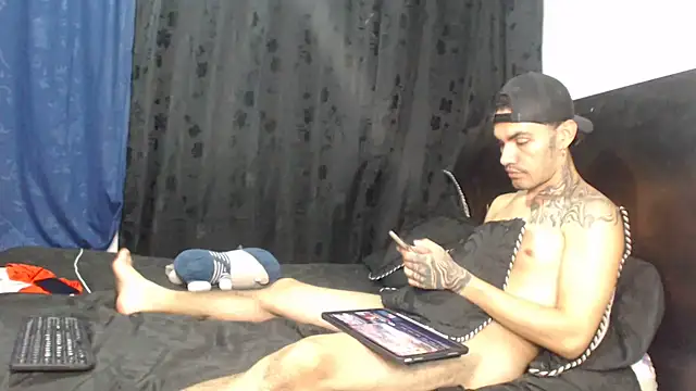 Hot_Sharks_ webcam