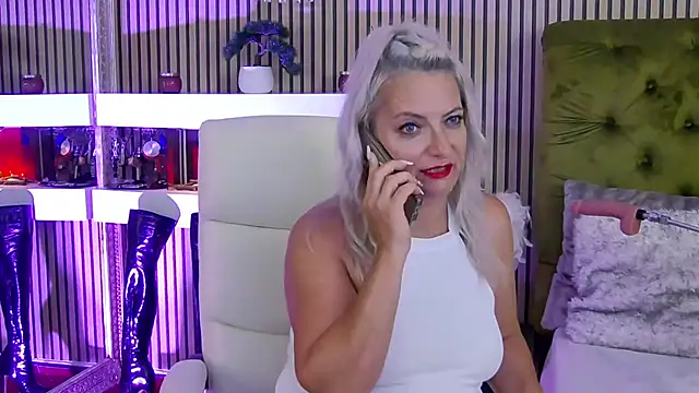 LadyTouch webcam