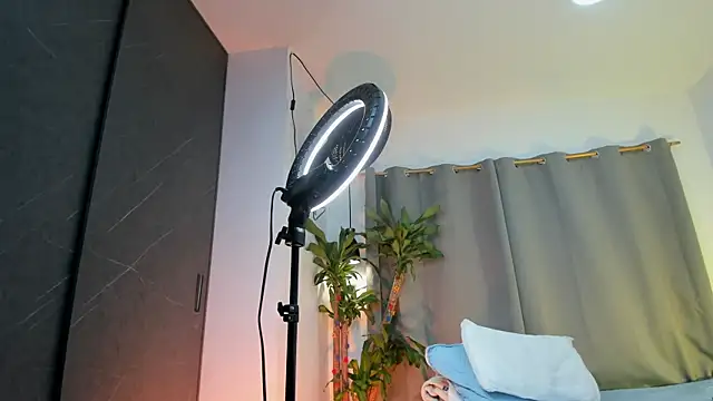 mrhot_night