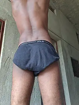 Daddyishere_19 webcam