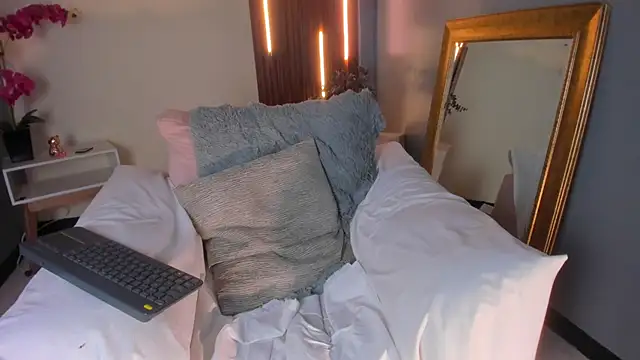 LunaaHarper webcam