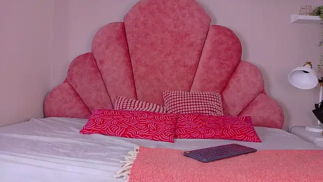AriaBennett__ webcam
