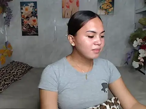 ur_asiankat webcam