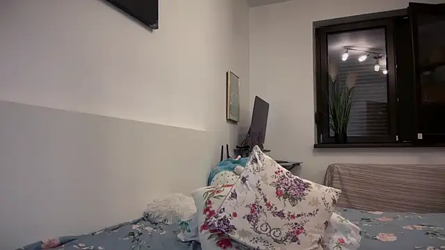 MoonieBlu webcam