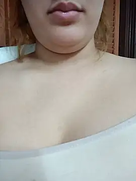 mimi_farwla webcam