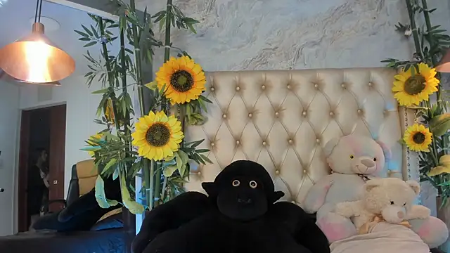 LittleeJaz webcam