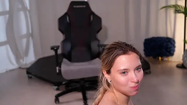 KittyCaitlin webcam
