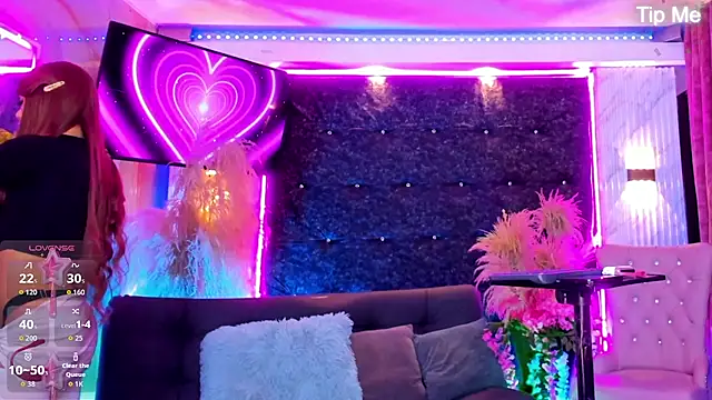 Queens_Wonders_Blonders webcam