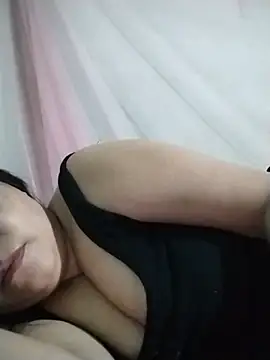 naaya8109 - Naaya8109's free webcam - UK Sex Cams