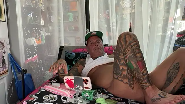 lovetatts64 webcam