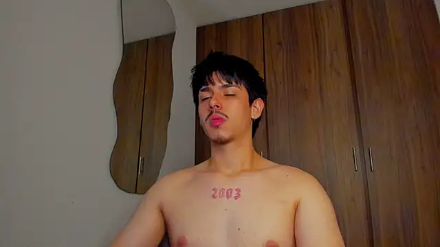 Maximo_Miller webcam