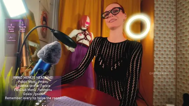 Giantess_Eva webcam
