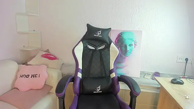 Ella_starrr__ webcam