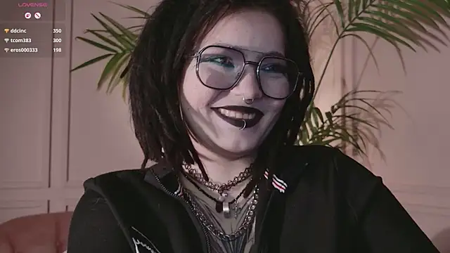 amorefae live cam on StripChat