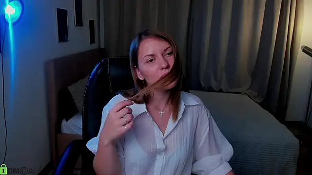 Kira_Miragee webcam