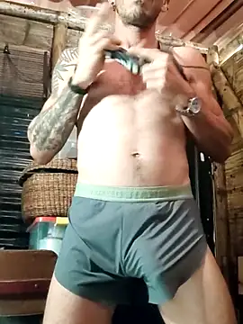 Exhibguy16 webcam
