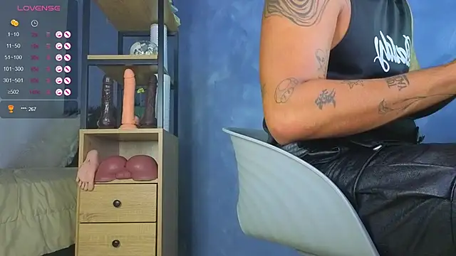TomLover_12 webcam