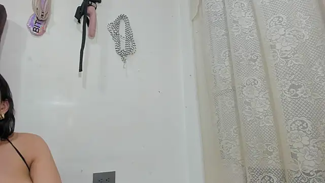 ashleyreyesvip (F young) - show pussy
