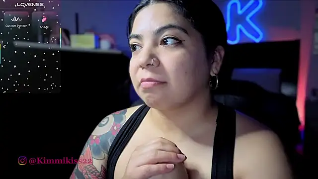 kimmiakiss22 webcam