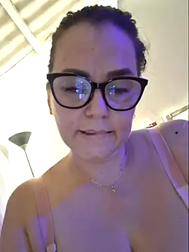 MariaPau_83 webcam