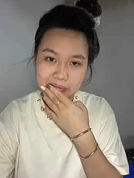 Almira6868 webcam