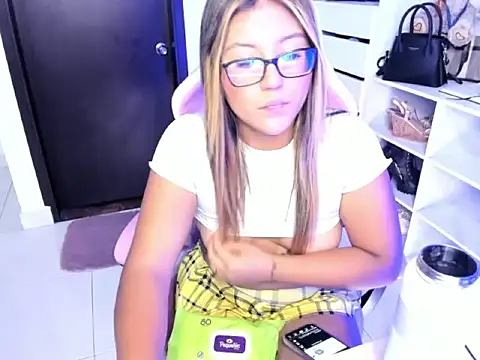 cristina697 webcam