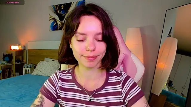 Maya_Campbell webcam