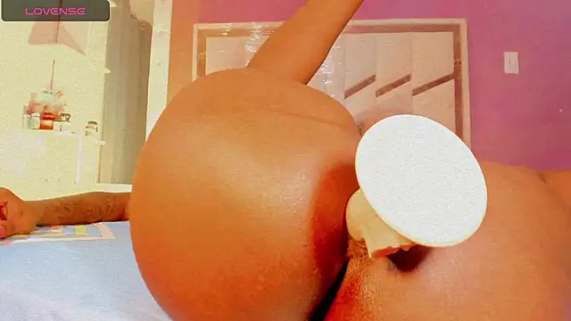 Sara_hot12112 webcam