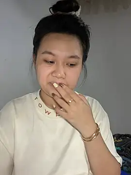 Almira6868 webcam