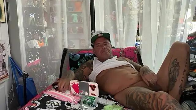lovetatts64 webcam