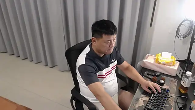 zhang1118 webcam