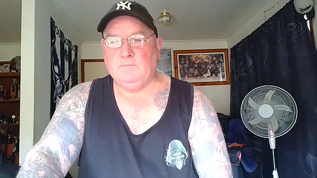 KINKYBLUEYES69 webcam